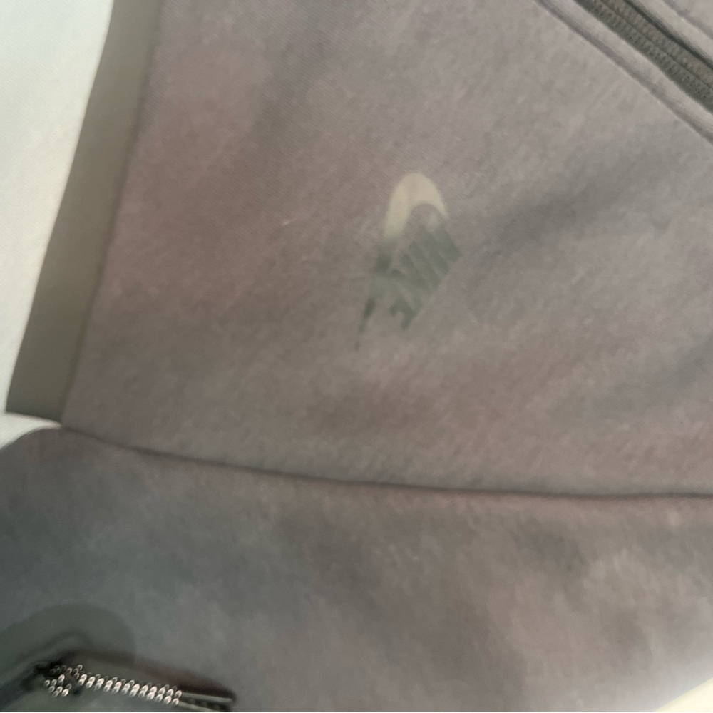 Sz Various Nike Tech Fleece Full-Zip Windrunner Hoodie
Men's - Picture 4 of 6